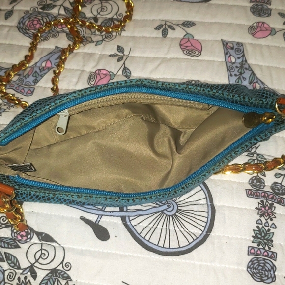 VINTAGE Mini crossbody faux snake print. Blue and black. - Picture 4 of 4